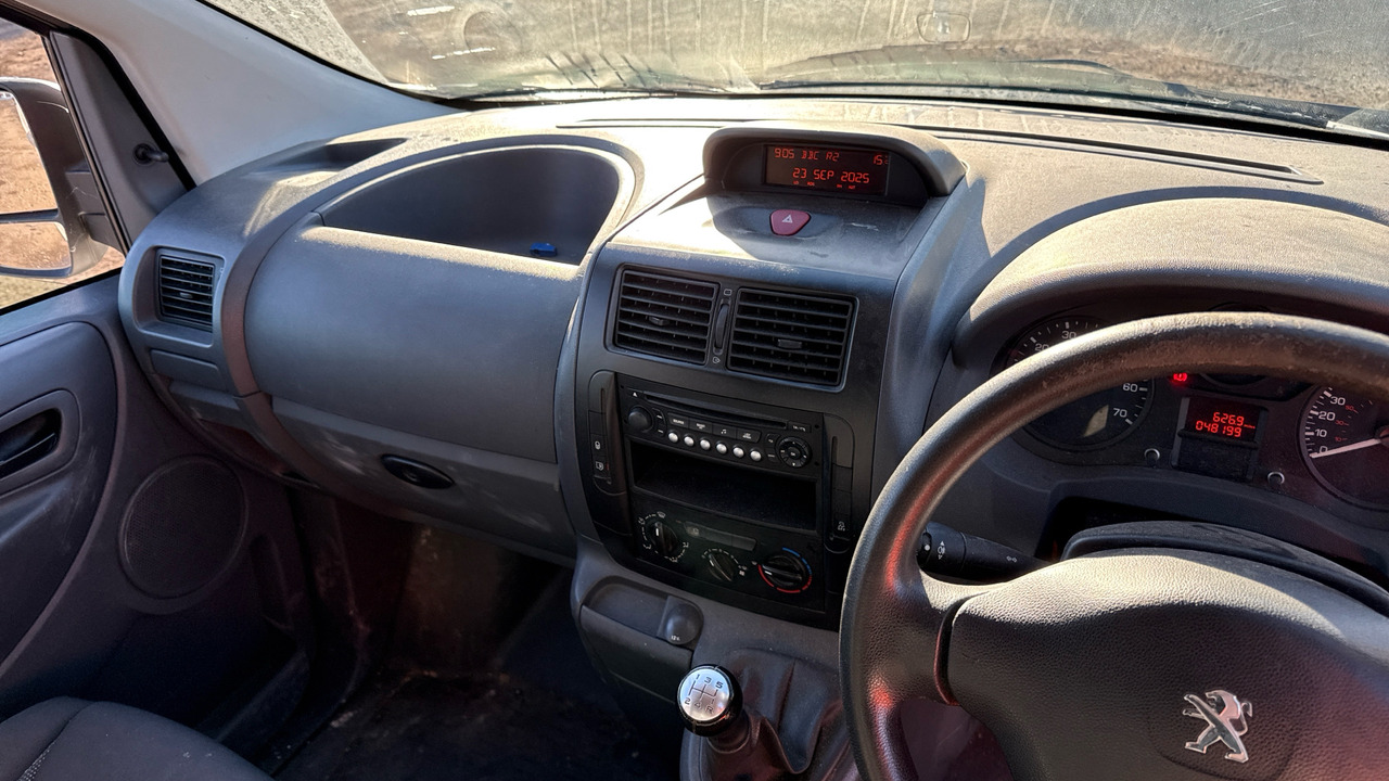 Autoutilitară compactă PEUGEOT EXPERT 1000 1.6 HDI 90PS: Foto 7