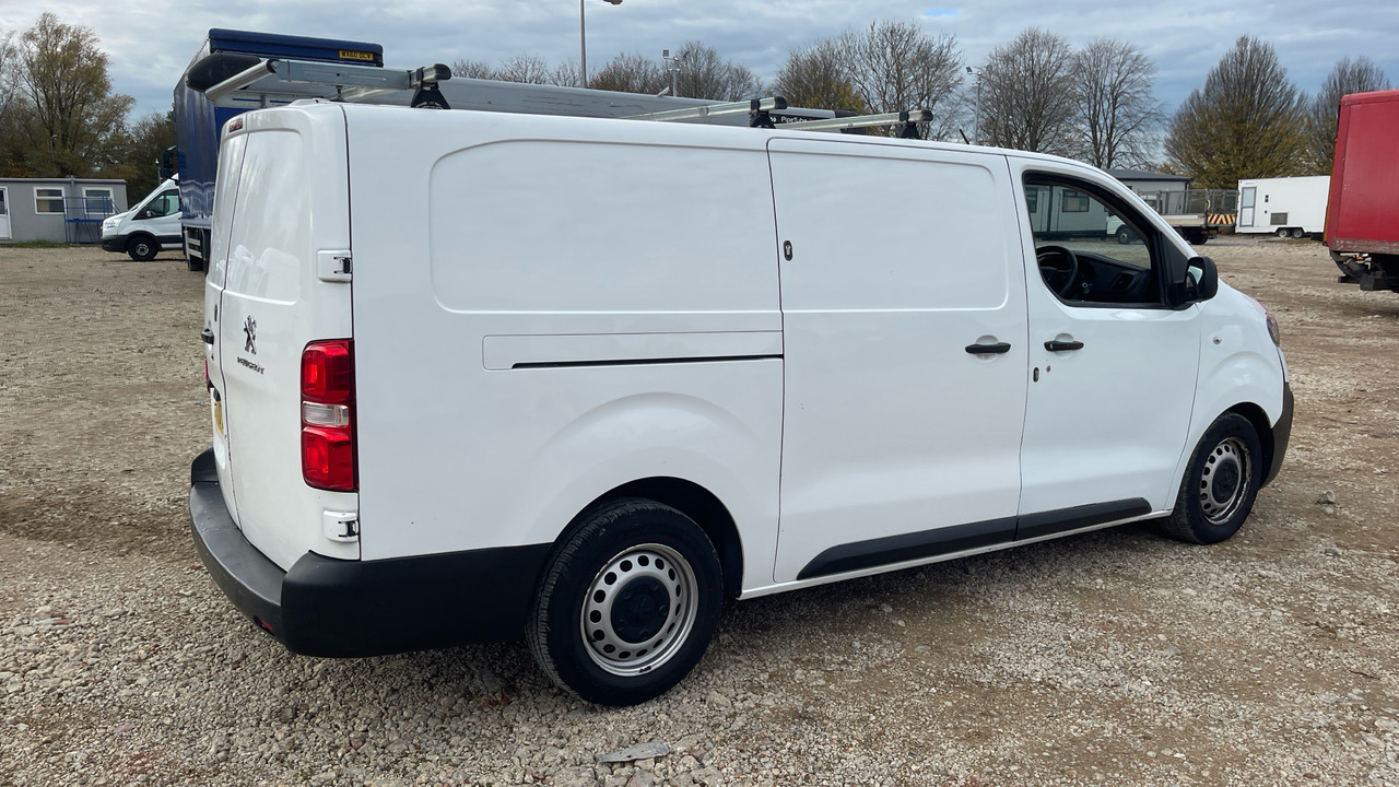 PEUGEOT EXPERT PROFESSIONAL 1200 1.5 BLUE HDI 100PS - Autoutilitară compactă: Foto 4 PEUGEOT EXPERT PROFESSIONAL 1200 1.5 BLUE HDI 100PS - Autoutilitară compactă: Foto 4
