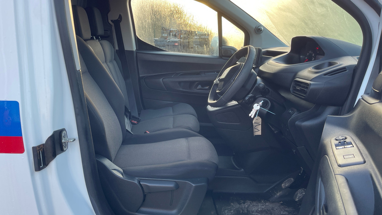 PEUGEOT PARTNER 1000 1.5 BlueHDi 100PS - Autoutilitară compactă: Foto 5 PEUGEOT PARTNER 1000 1.5 BlueHDi 100PS - Autoutilitară compactă: Foto 5