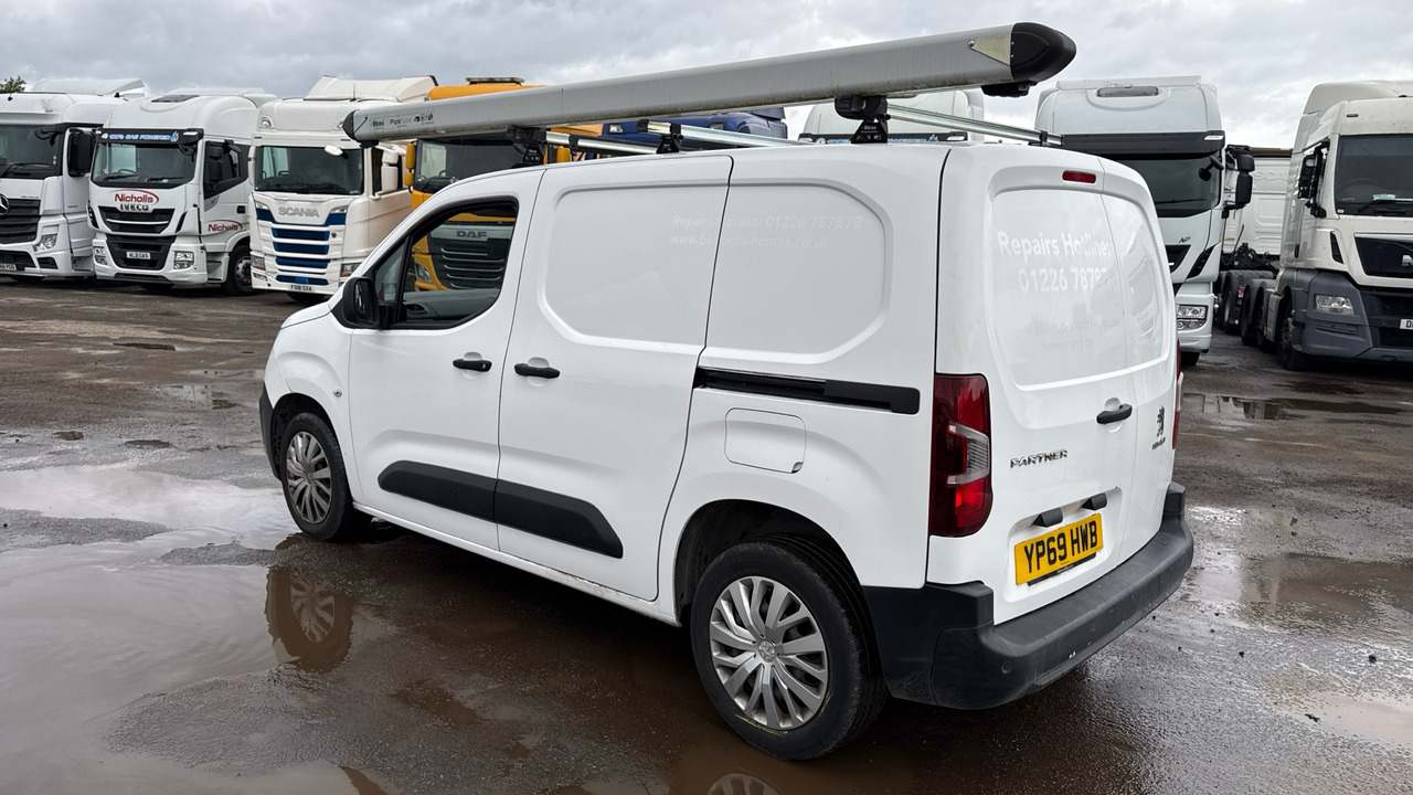 PEUGEOT PARTNER 1000 1.5 BlueHDi 100PS - Autoutilitară compactă: Foto 3 PEUGEOT PARTNER 1000 1.5 BlueHDi 100PS - Autoutilitară compactă: Foto 3