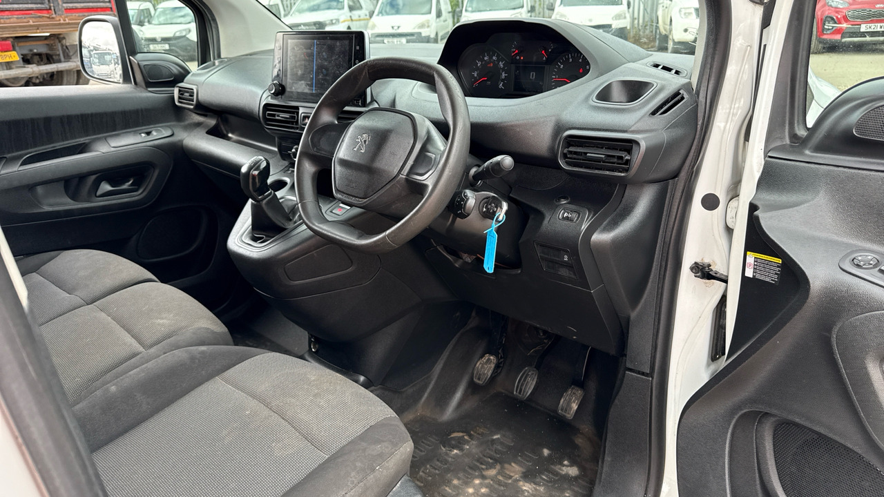 PEUGEOT PARTNER 1000 1.6 BlueHDi 100 Professional Van - Autoutilitară compactă: Foto 5 PEUGEOT PARTNER 1000 1.6 BlueHDi 100 Professional Van - Autoutilitară compactă: Foto 5