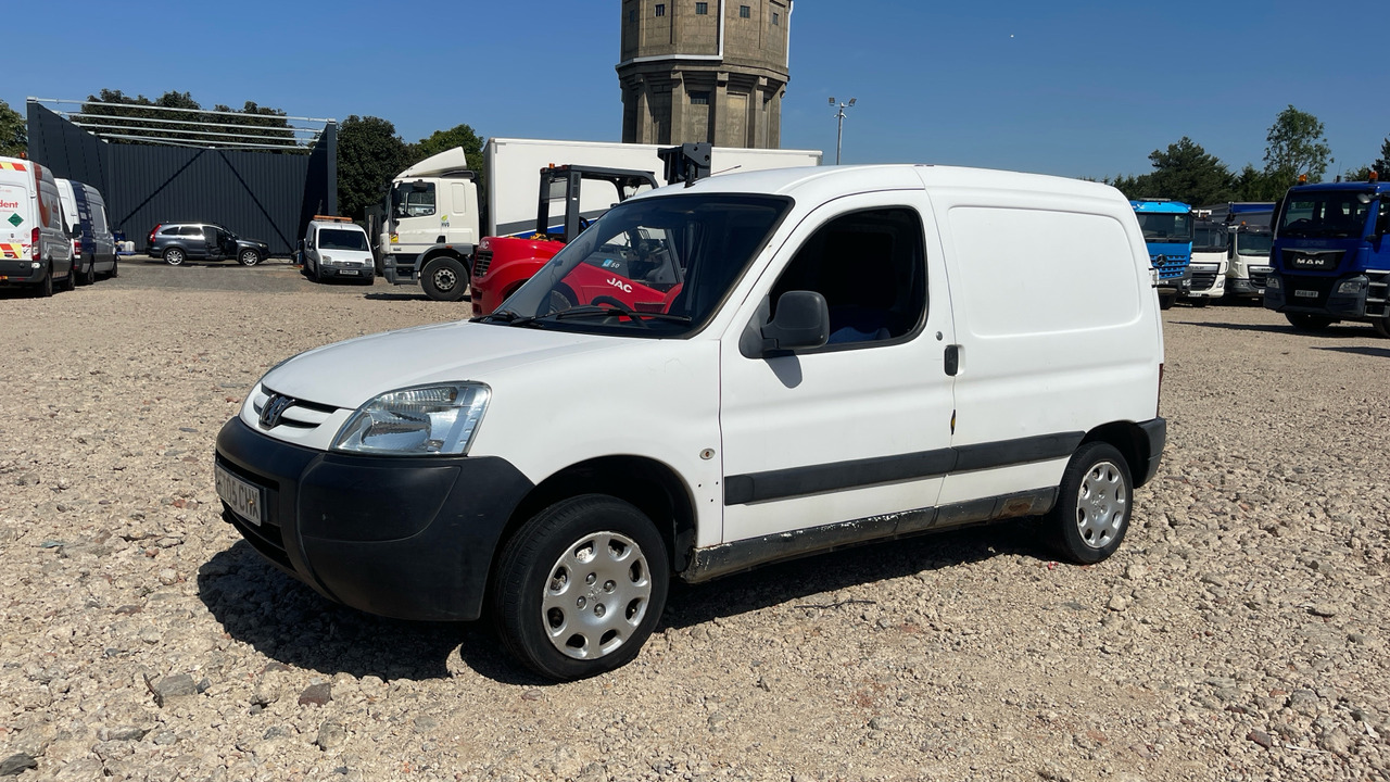 PEUGEOT PARTNER 600 - Autoutilitară compactă: Foto 2 PEUGEOT PARTNER 600 - Autoutilitară compactă: Foto 2