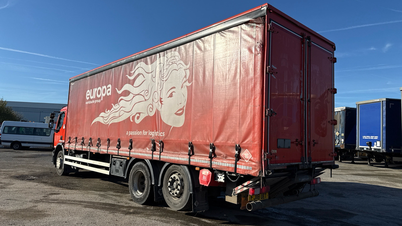 RENAULT D 26 - Camion cu prelată: Foto 3 RENAULT D 26 - Camion cu prelată: Foto 3