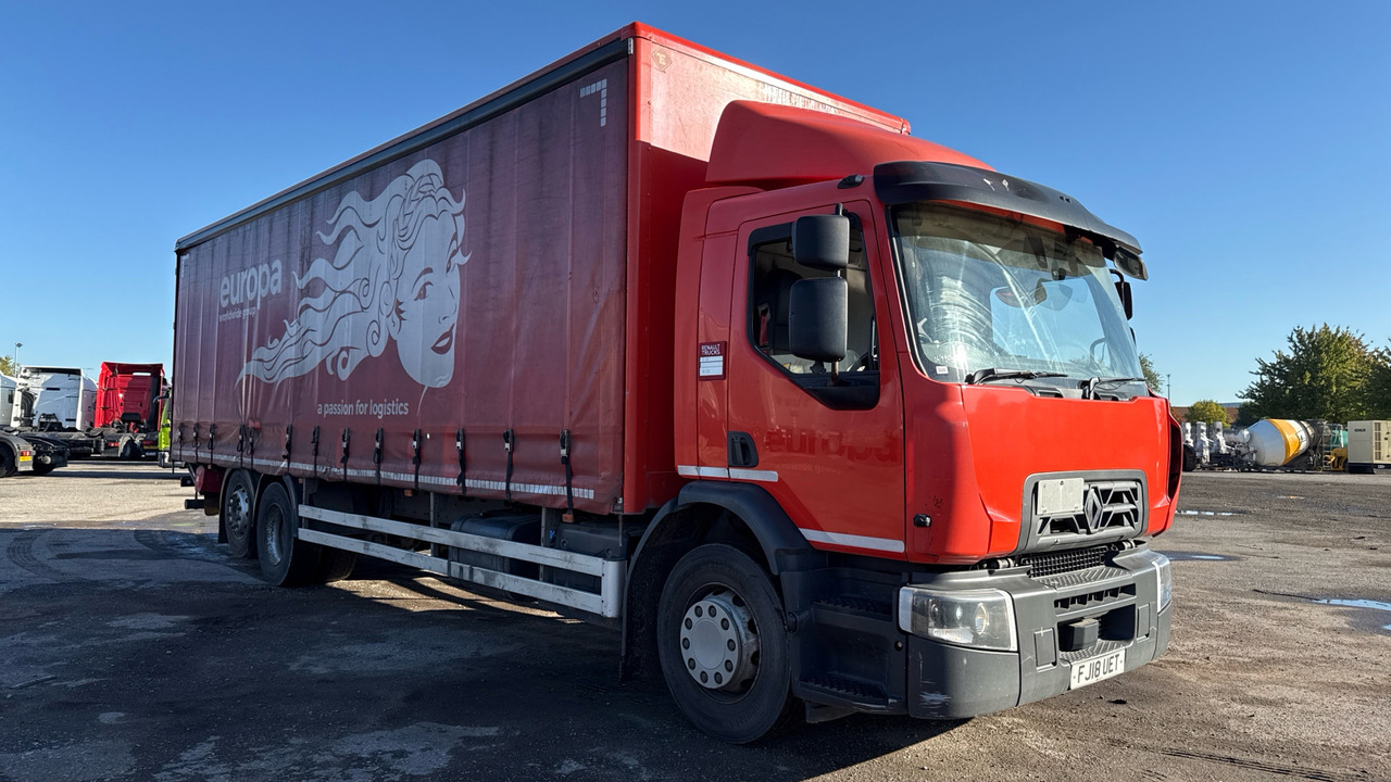 RENAULT D  26 - Camion cu prelată: Foto 1 RENAULT D  26 - Camion cu prelată: Foto 1
