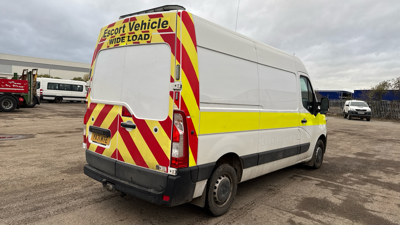 RENAULT MASTER 35 2.3 - Dubă: Foto 4 RENAULT MASTER 35 2.3 - Dubă: Foto 4