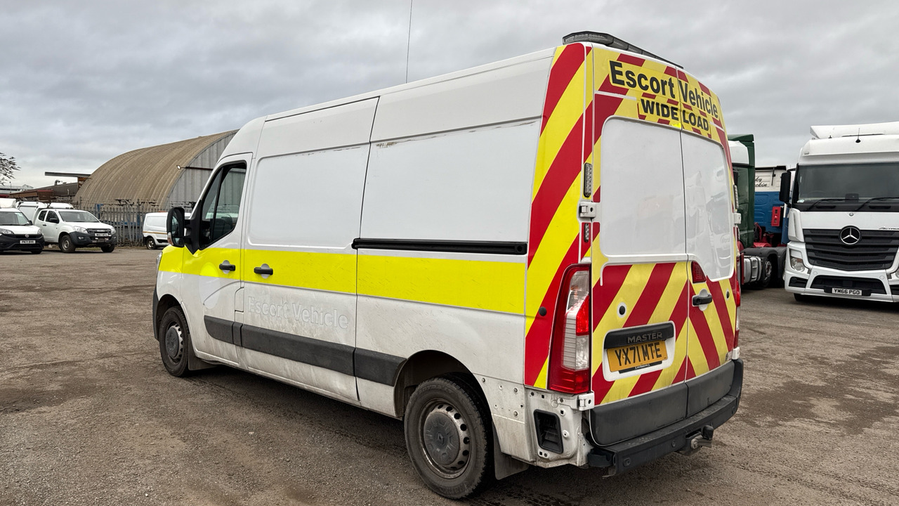 RENAULT MASTER 35 2.3 - Dubă: Foto 3 RENAULT MASTER 35 2.3 - Dubă: Foto 3