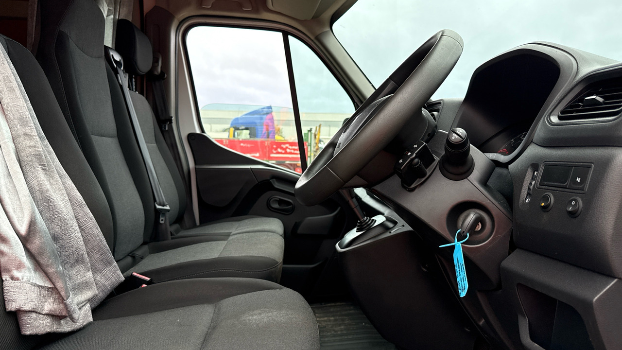 RENAULT MASTER 35 2.3 - Dubă: Foto 5 RENAULT MASTER 35 2.3 - Dubă: Foto 5