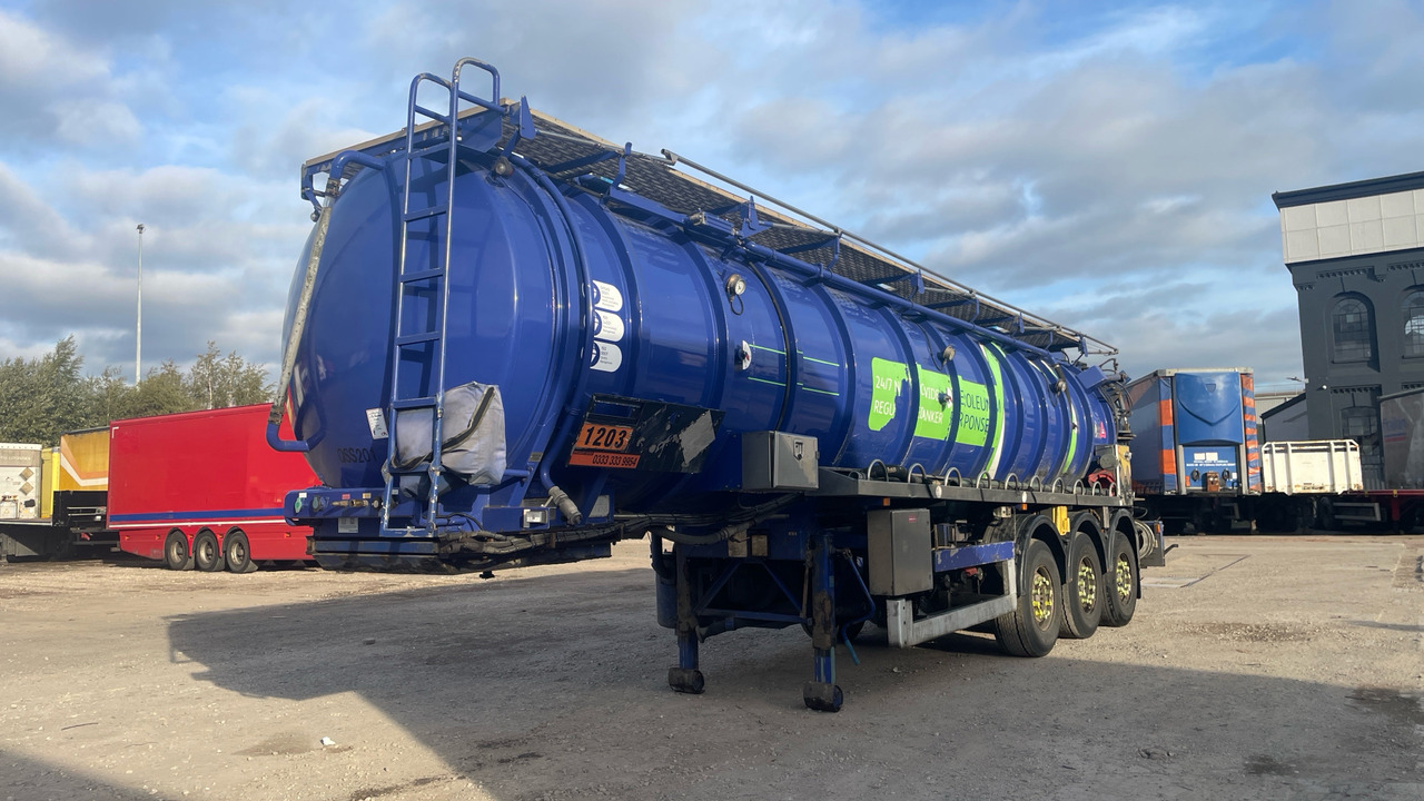 TCL TANKER VACUUM - Remorcă: Foto 3 TCL TANKER VACUUM - Remorcă: Foto 3