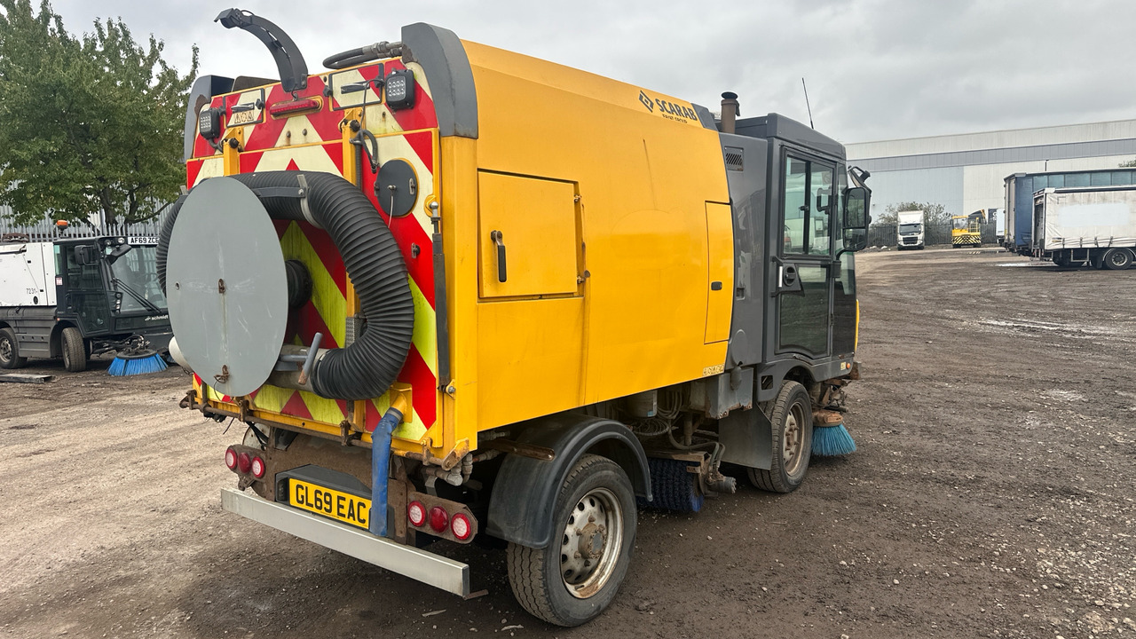 SCARAB MINOR M25H - Măturătoare stradală: Foto 4 SCARAB MINOR M25H - Măturătoare stradală: Foto 4