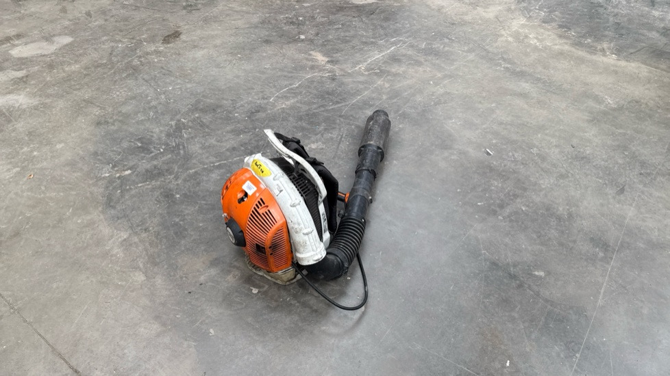 STIHL BR500 LEAF BLOWER BACKPACK - Echipamente de constructii: Foto 2 STIHL BR500 LEAF BLOWER BACKPACK - Echipamente de constructii: Foto 2