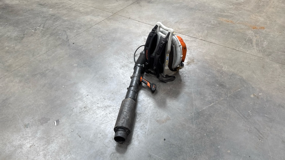 STIHL BR500 LEAF BLOWER BACKPACK - Echipamente de constructii: Foto 3 STIHL BR500 LEAF BLOWER BACKPACK - Echipamente de constructii: Foto 3