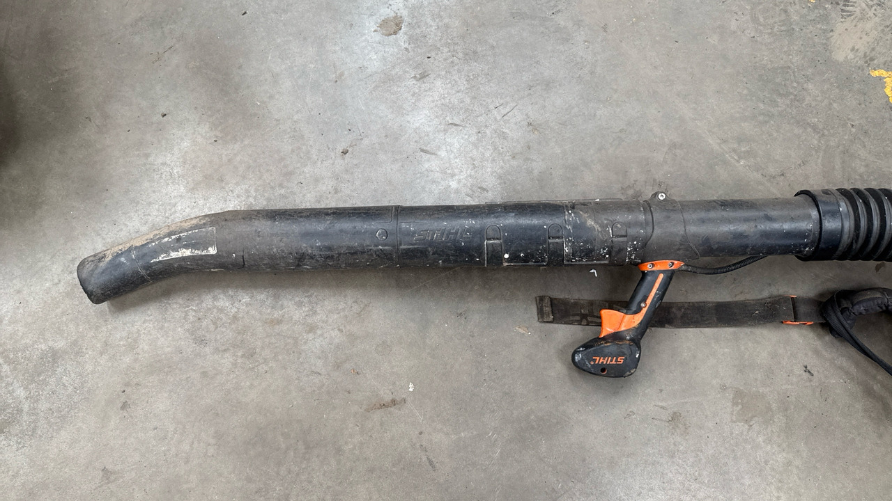 STIHL BR600 BACK PACK LEAF BLOWER - Echipamente de constructii: Foto 4 STIHL BR600 BACK PACK LEAF BLOWER - Echipamente de constructii: Foto 4