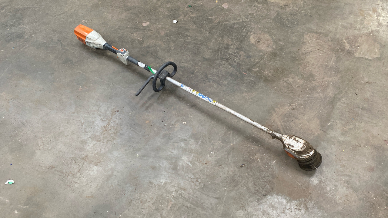 STIHL FSA90R STRIMMER * NO MOTOR* - Echipamente de constructii: Foto 3 STIHL FSA90R STRIMMER * NO MOTOR* - Echipamente de constructii: Foto 3