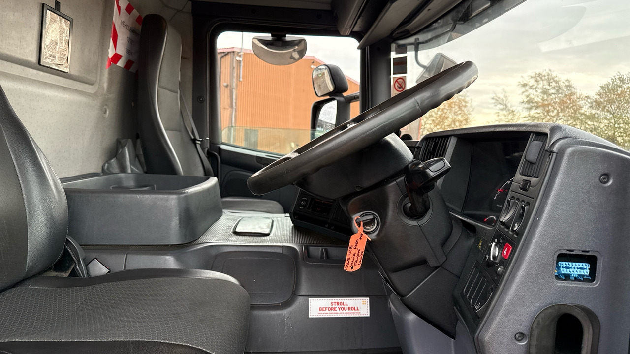 Scania P 250 - Camion frigider: Foto 5 Scania P 250 - Camion frigider: Foto 5