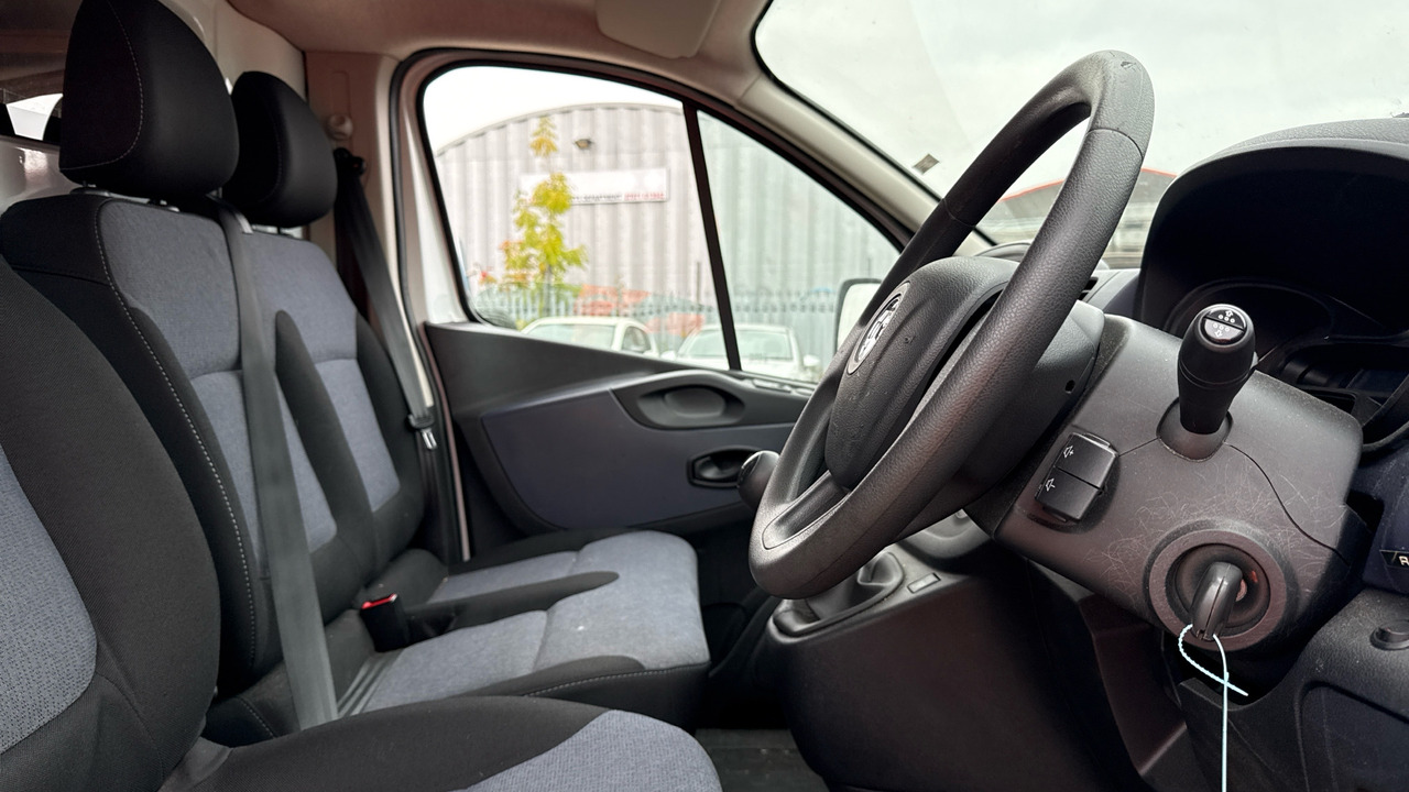 VAUXHALL VIVARO 2700 1.6CDTI 125PS - Autoutilitară compactă: Foto 5 VAUXHALL VIVARO 2700 1.6CDTI 125PS - Autoutilitară compactă: Foto 5