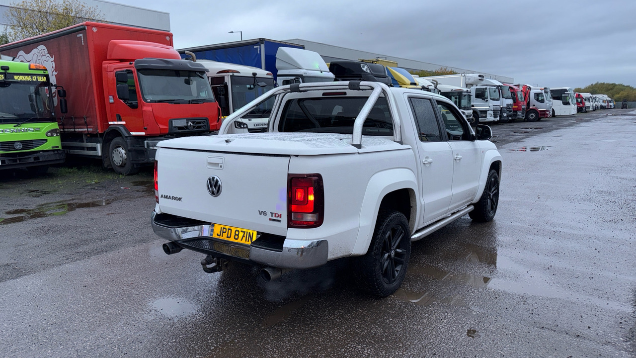 VOLKSWAGEN AMAROK HIGHLINE 3.0 V6 TDI 224PS - Pick-up, Autoutilitară cabină dublă: Foto 4 VOLKSWAGEN AMAROK HIGHLINE 3.0 V6 TDI 224PS - Pick-up, Autoutilitară cabină dublă: Foto 4