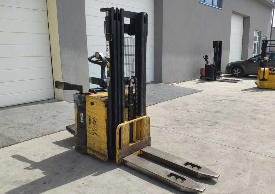 Yale MS15X IL - Transpalet la mare înălţime: Foto 4 Yale MS15X IL - Transpalet la mare înălţime: Foto 4
