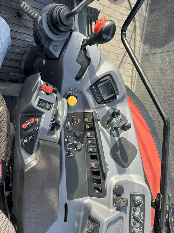 Traktor Kubota 105gx 2021 tur turbo - Tractor agricol: Foto 5 Traktor Kubota 105gx 2021 tur turbo - Tractor agricol: Foto 5