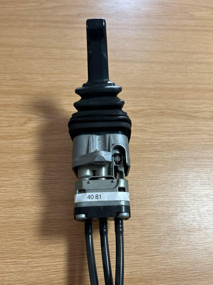 Atego 4 EU 6 bremsventil Handbremsventil KNORR-BREMSE A0044304081 - Supapă frână pentru Camion: Foto 4 Atego 4 EU 6 bremsventil Handbremsventil KNORR-BREMSE A0044304081 - Supapă frână pentru Camion: Foto 4