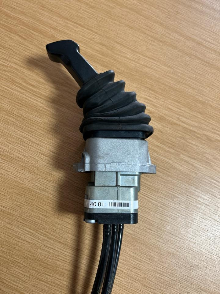 Atego 4 EU 6 bremsventil Handbremsventil KNORR-BREMSE A0044304081 - Supapă frână pentru Camion: Foto 3 Atego 4 EU 6 bremsventil Handbremsventil KNORR-BREMSE A0044304081 - Supapă frână pentru Camion: Foto 3