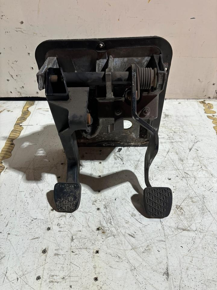 Atego Fußbremsventil Bremsventil A9702940001 WABCO 480001000 - Pedala pentru Camion: Foto 2 Atego Fußbremsventil Bremsventil A9702940001 WABCO 480001000 - Pedala pentru Camion: Foto 2