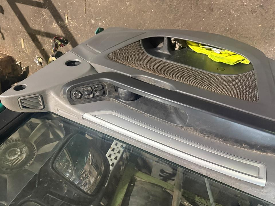 DAF XF 460 EU6 Fahrertür Grün Links Spiegel Innenverkleidung - Uşă și piese pentru Camion: Foto 4 DAF XF 460 EU6 Fahrertür Grün Links Spiegel Innenverkleidung - Uşă și piese pentru Camion: Foto 4