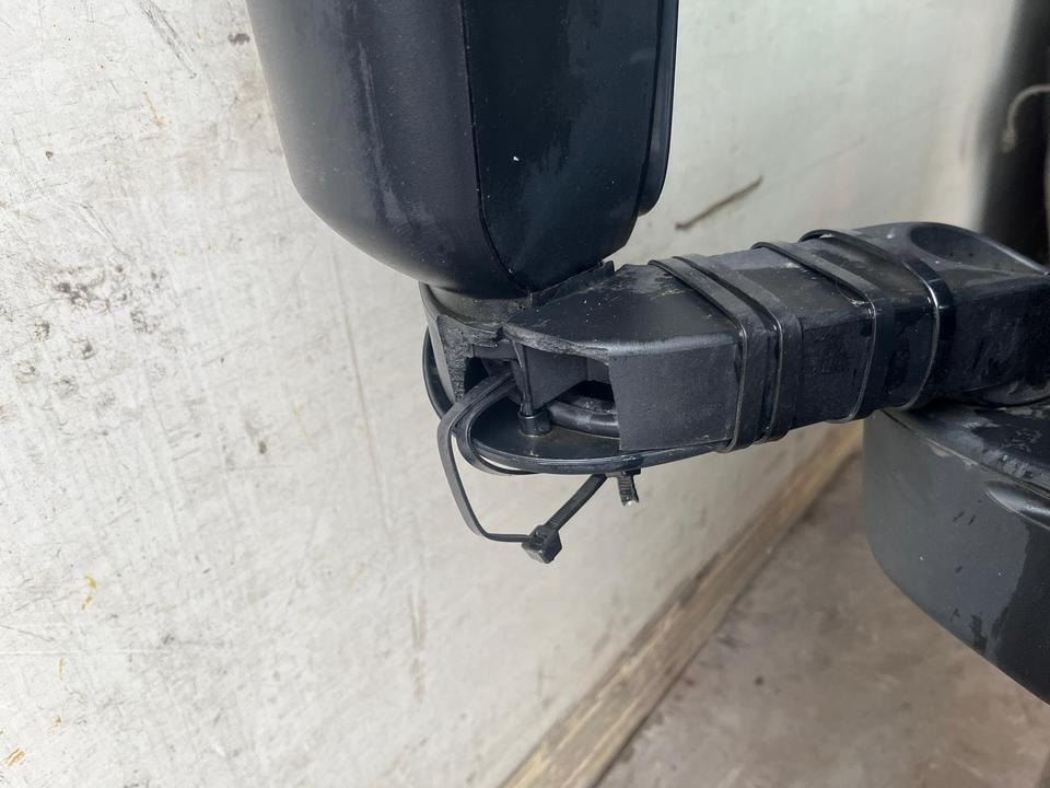 IVECO Stralis 450 Beifahrertür Tür rechts, Spiegel & Verkleidung - Uşă și piese pentru Camion: Foto 3 IVECO Stralis 450 Beifahrertür Tür rechts, Spiegel & Verkleidung - Uşă și piese pentru Camion: Foto 3