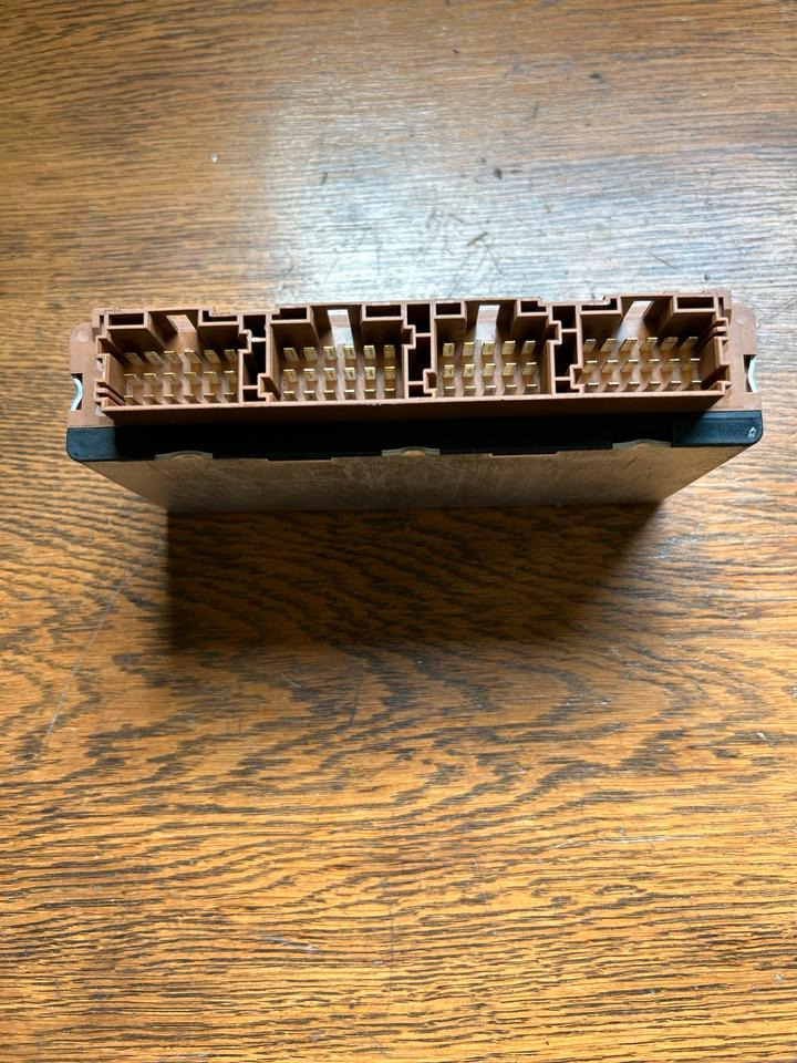 MAN Central Anschlussblock Steuergerät 81.25816-7012 - Calculator de bord pentru Camion: Foto 2 MAN Central Anschlussblock Steuergerät 81.25816-7012 - Calculator de bord pentru Camion: Foto 2