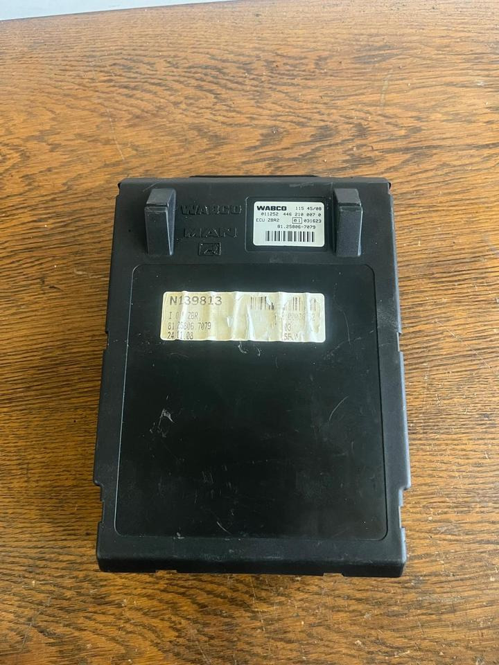 MAN Elekronik ECU ZBR 2 Steuergerät 81.25806-7079 - Calculator de bord pentru Camion: Foto 2 MAN Elekronik ECU ZBR 2 Steuergerät 81.25806-7079 - Calculator de bord pentru Camion: Foto 2