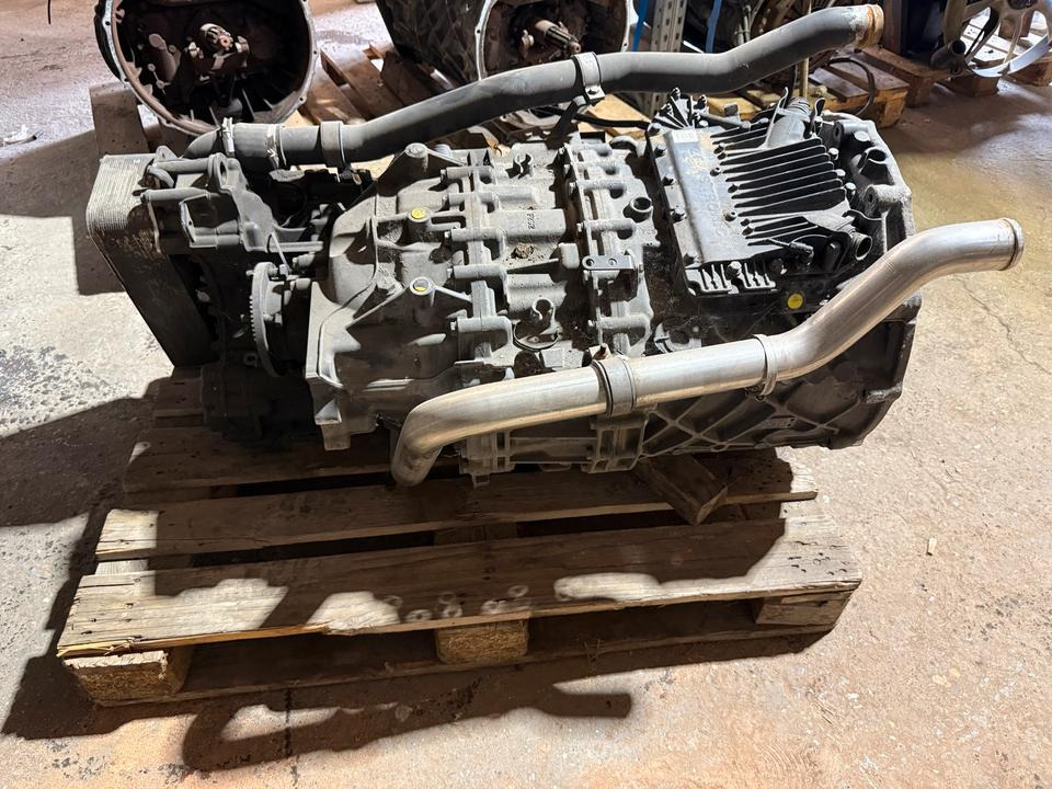 MAN Getriebe ZF ASTRONIC 12 AS 2331 TD Intarder3 ohneSteuergerät - Cutie de viteze pentru Camion: Foto 3 MAN Getriebe ZF ASTRONIC 12 AS 2331 TD Intarder3 ohneSteuergerät - Cutie de viteze pentru Camion: Foto 3