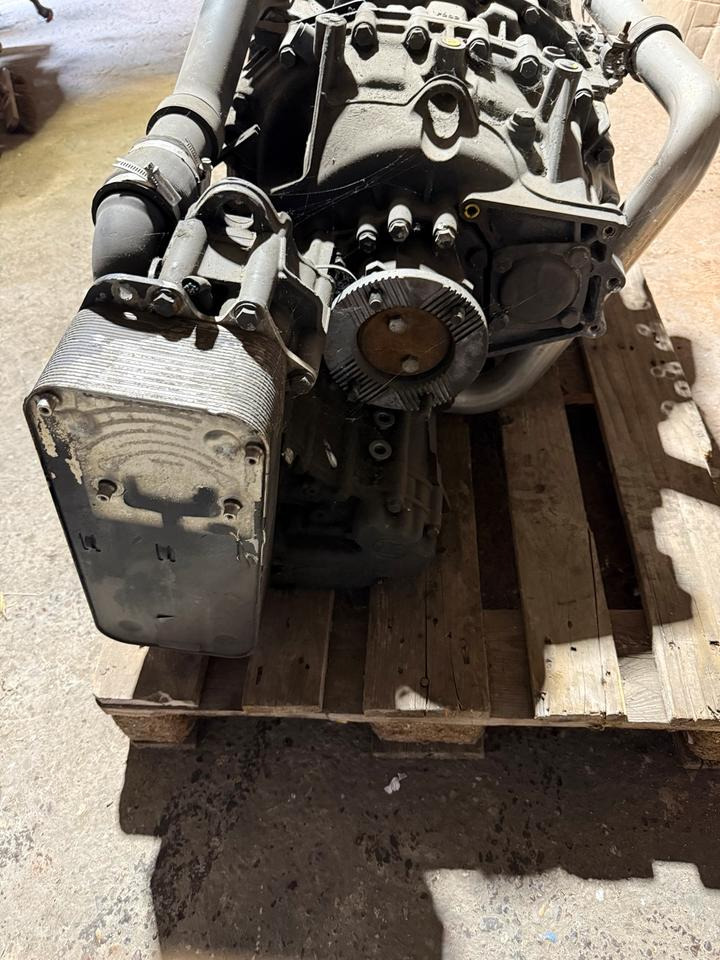 MAN Getriebe ZF ASTRONIC 12 AS 2331 TD Intarder3 ohneSteuergerät - Cutie de viteze pentru Camion: Foto 5 MAN Getriebe ZF ASTRONIC 12 AS 2331 TD Intarder3 ohneSteuergerät - Cutie de viteze pentru Camion: Foto 5