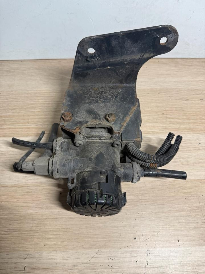 MAN KNORR-BREMSE EBS Ventil K021204 81.52106-6049 - Supapă pentru Camion: Foto 2 MAN KNORR-BREMSE EBS Ventil K021204 81.52106-6049 - Supapă pentru Camion: Foto 2