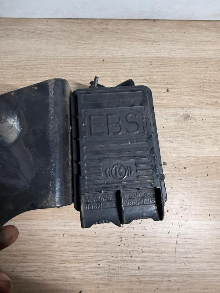 MAN KNORR-BREMSE EBS Ventil K050211 81.52106-6067 - Supapă pentru Camion: Foto 4 MAN KNORR-BREMSE EBS Ventil K050211 81.52106-6067 - Supapă pentru Camion: Foto 4