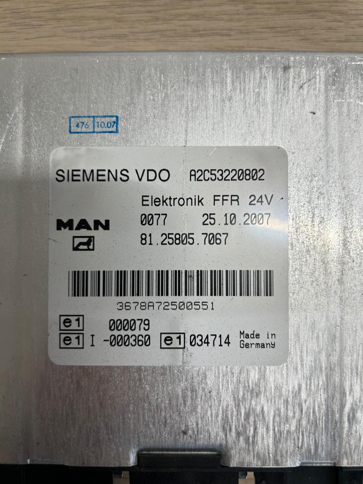 MAN SIEMENS VDO Elektronik FFR Steuergerät 81.25805.7067 - Calculator de bord pentru Camion: Foto 3 MAN SIEMENS VDO Elektronik FFR Steuergerät 81.25805.7067 - Calculator de bord pentru Camion: Foto 3