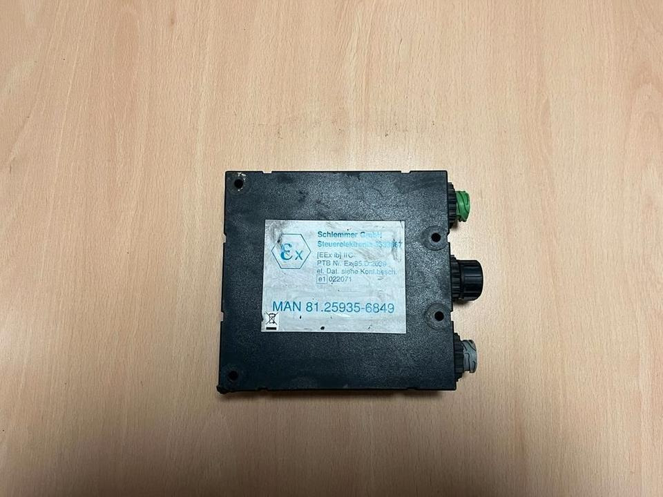 MAN Schlemmer GmbH Steuerelektronik Steuergerät 81.25935-6849 - Calculator de bord pentru Camion: Foto 1 MAN Schlemmer GmbH Steuerelektronik Steuergerät 81.25935-6849 - Calculator de bord pentru Camion: Foto 1