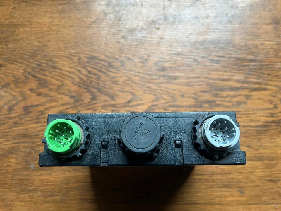 MAN Steuerelektronik 9533667 ADR Steuergerät 81.25935-6849 - Calculator de bord pentru Camion: Foto 3 MAN Steuerelektronik 9533667 ADR Steuergerät 81.25935-6849 - Calculator de bord pentru Camion: Foto 3