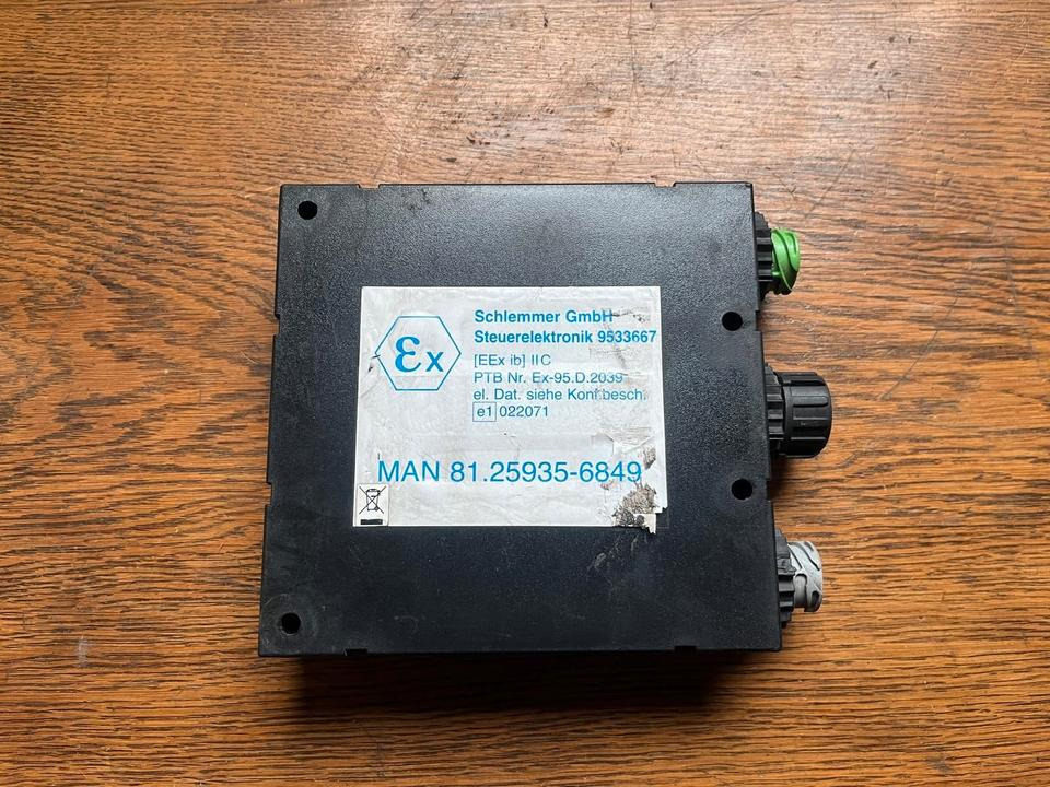 MAN Steuerelektronik 9533667 ADR Steuergerät 81.25935-6849 - Calculator de bord pentru Camion: Foto 1 MAN Steuerelektronik 9533667 ADR Steuergerät 81.25935-6849 - Calculator de bord pentru Camion: Foto 1