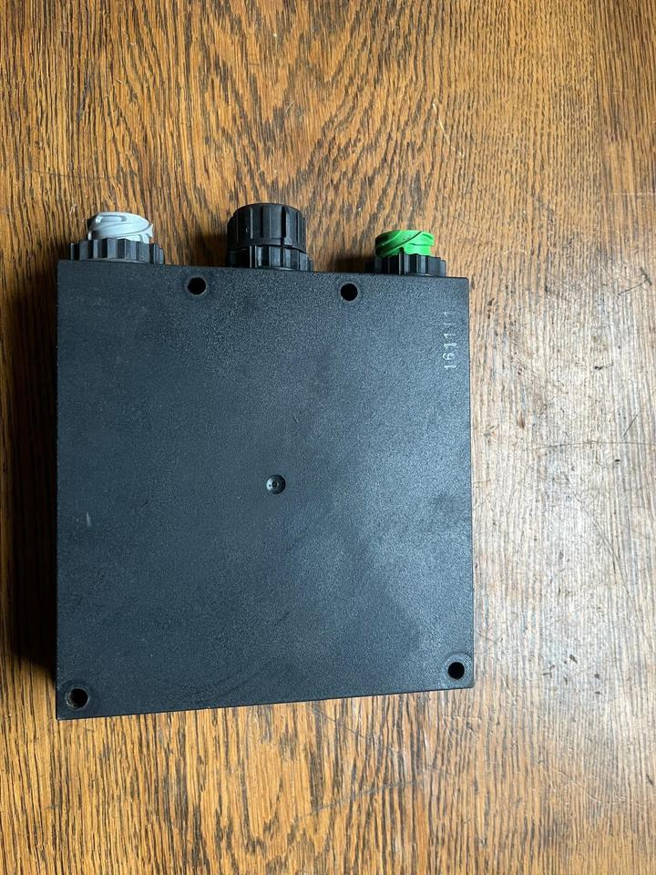 MAN Steuerelektronik 9533667 ADR Steuergerät 81.25935-6849 - Calculator de bord pentru Camion: Foto 4 MAN Steuerelektronik 9533667 ADR Steuergerät 81.25935-6849 - Calculator de bord pentru Camion: Foto 4