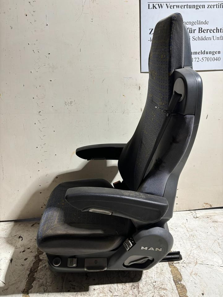 MAN TGA Fahrersitz mit Luft - Scaun pentru Camion: Foto 3 MAN TGA Fahrersitz mit Luft - Scaun pentru Camion: Foto 3