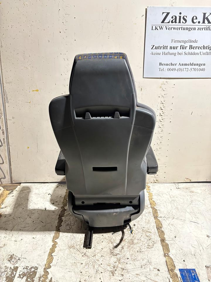 MAN TGA Fahrersitz mit Luft - Scaun pentru Camion: Foto 5 MAN TGA Fahrersitz mit Luft - Scaun pentru Camion: Foto 5