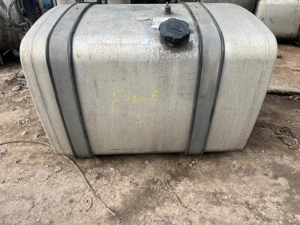 MAN TGX EU6 RN002 Dieseltank Tank Tankbehälter 460L - Rezervor combustibil pentru Camion: Foto 1 MAN TGX EU6 RN002 Dieseltank Tank Tankbehälter 460L - Rezervor combustibil pentru Camion: Foto 1