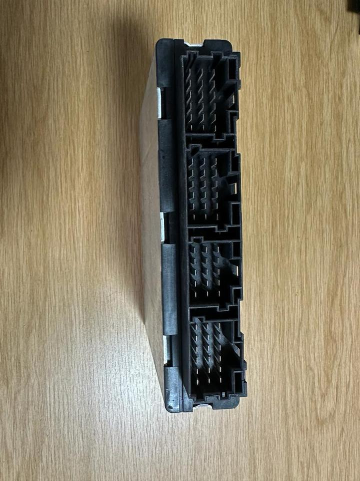 MAN VDO ELEKTRONIK FFR Steuergerät 81.25805.7007 - Calculator de bord pentru Camion: Foto 3 MAN VDO ELEKTRONIK FFR Steuergerät 81.25805.7007 - Calculator de bord pentru Camion: Foto 3