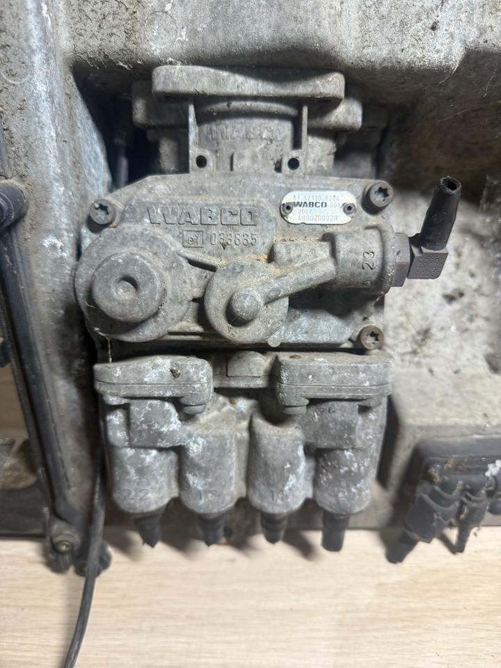MAN WABCO Fußbremsventil 4800200020 - Piese frână pentru Camion: Foto 2 MAN WABCO Fußbremsventil 4800200020 - Piese frână pentru Camion: Foto 2