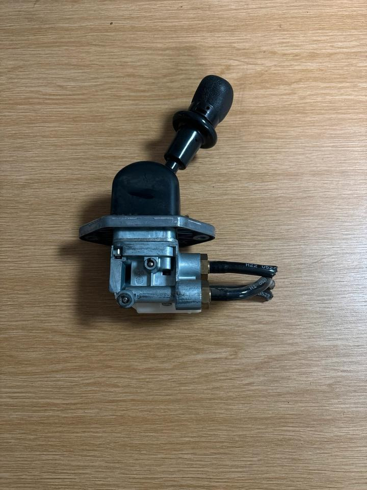 MAN WABCO Handbremsventil / Festellbremse 81.52315-6156 - Schimbător de viteze pentru Camion: Foto 2 MAN WABCO Handbremsventil / Festellbremse 81.52315-6156 - Schimbător de viteze pentru Camion: Foto 2