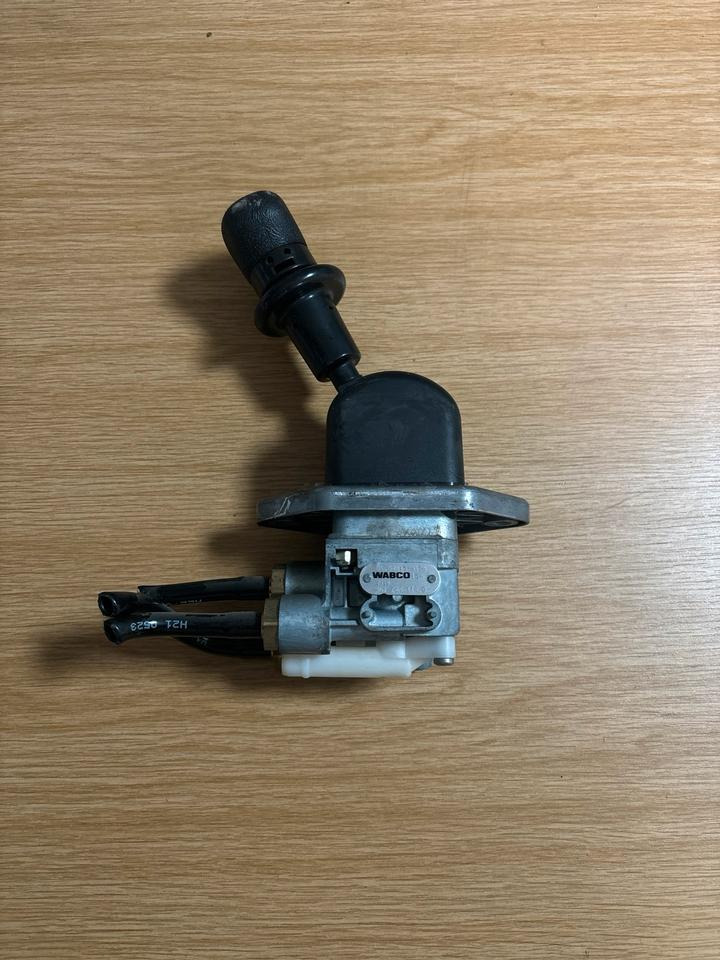 MAN WABCO Handbremsventil / Festellbremse 81.52315-6156 - Schimbător de viteze pentru Camion: Foto 1 MAN WABCO Handbremsventil / Festellbremse 81.52315-6156 - Schimbător de viteze pentru Camion: Foto 1