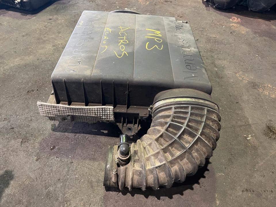 MERCEDES ACTROS MP3 Luftfilter Luftfilterkasten - Filtru de aer pentru Camion: Foto 3 MERCEDES ACTROS MP3 Luftfilter Luftfilterkasten - Filtru de aer pentru Camion: Foto 3