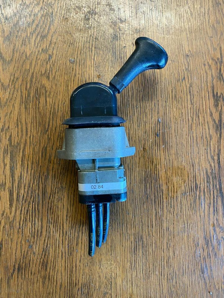 Mercedes Actros MP2 Handknorrbremse A 000 420 02 84 - Schimbător de viteze pentru Camion: Foto 2 Mercedes Actros MP2 Handknorrbremse A 000 420 02 84 - Schimbător de viteze pentru Camion: Foto 2