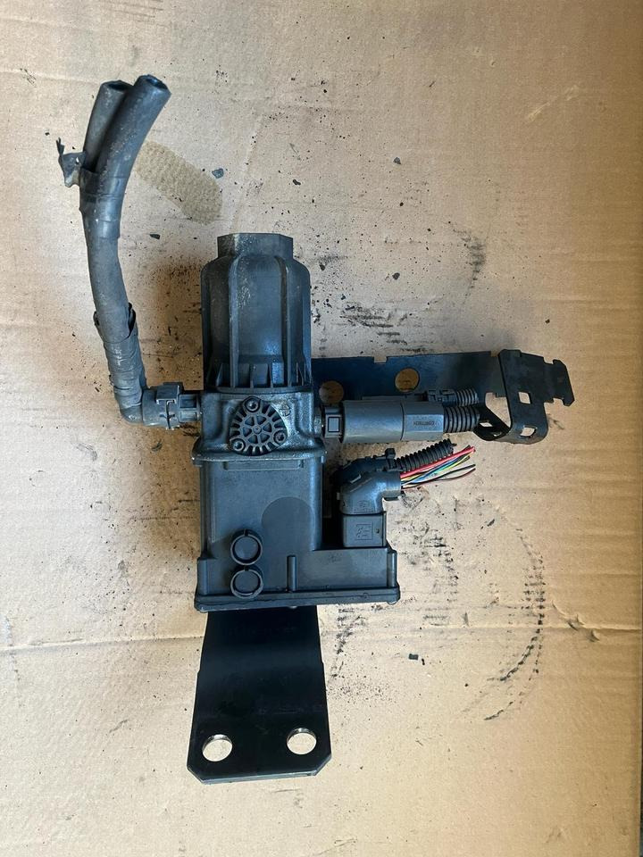 Mercedes Actros MP4 AdBlue Pumpe A0001403978 - Pompă de combustibil pentru Camion: Foto 1 Mercedes Actros MP4 AdBlue Pumpe A0001403978 - Pompă de combustibil pentru Camion: Foto 1