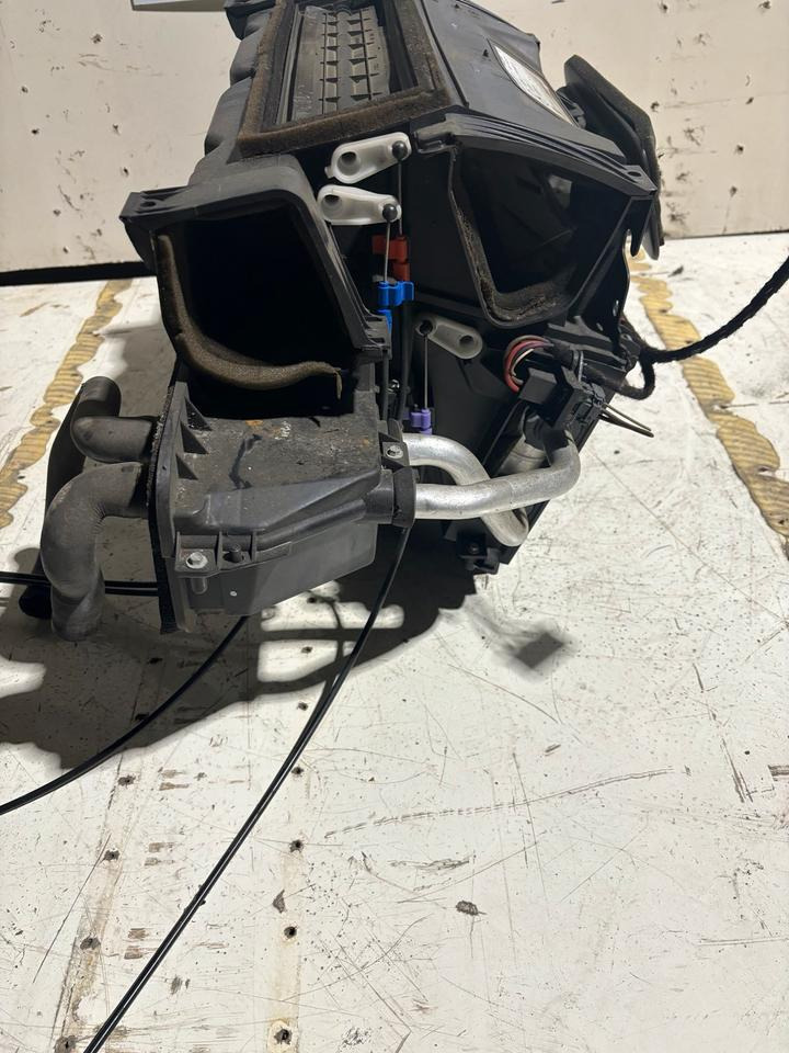 Mercedes Atego 2 Heizungskasten/Klimakasten A9408300061 - Ventilator pentru Camion: Foto 4 Mercedes Atego 2 Heizungskasten/Klimakasten A9408300061 - Ventilator pentru Camion: Foto 4