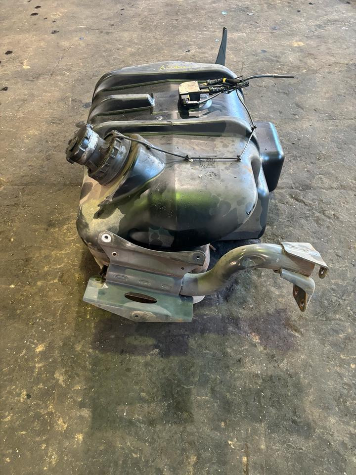 Mercedes Atego 4 EU6 Dieseltank Tank Tankbehälter 200L - Rezervor combustibil pentru Camion: Foto 2 Mercedes Atego 4 EU6 Dieseltank Tank Tankbehälter 200L - Rezervor combustibil pentru Camion: Foto 2